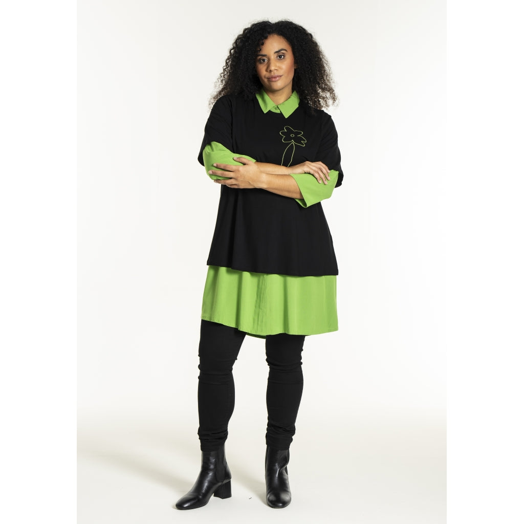 Studio SBella T-Shirt with print T-Shirt Black with Green
