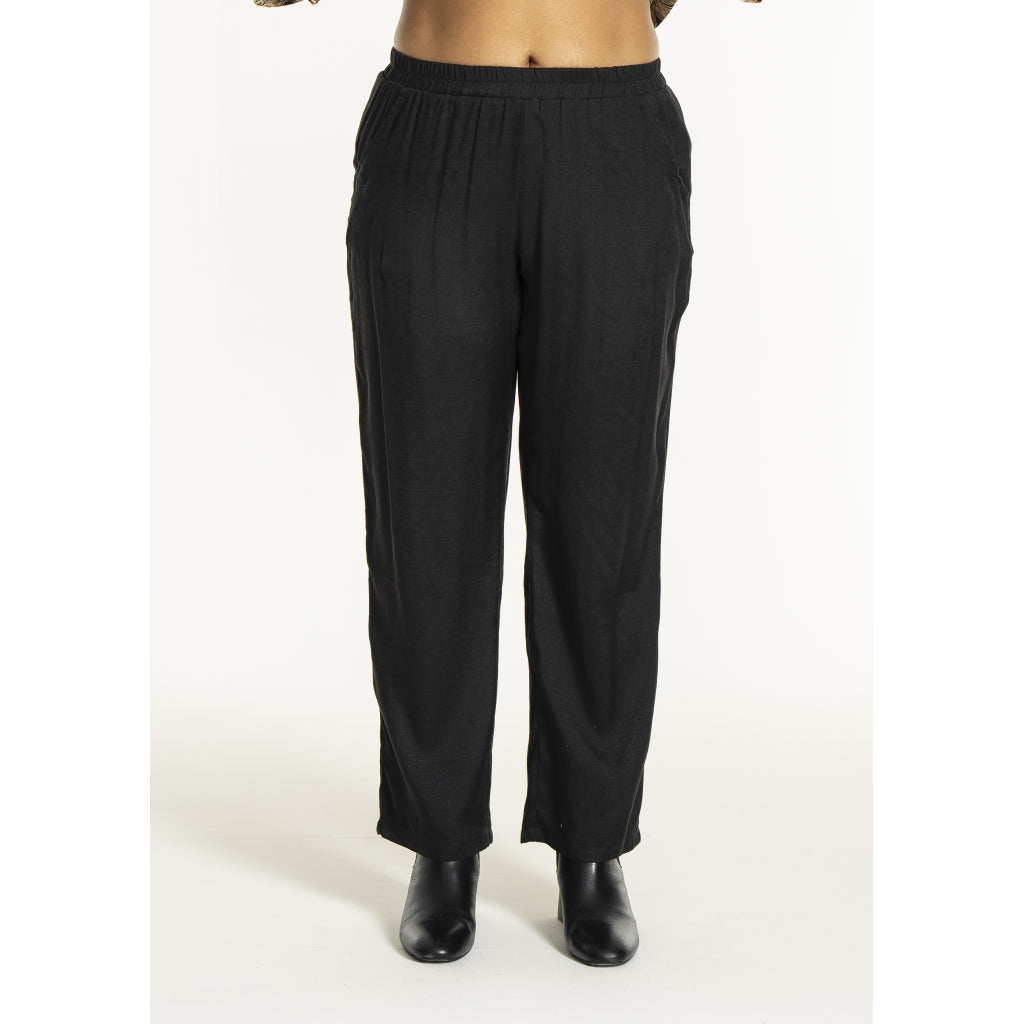 Studio SHolga Trousers Trousers Black