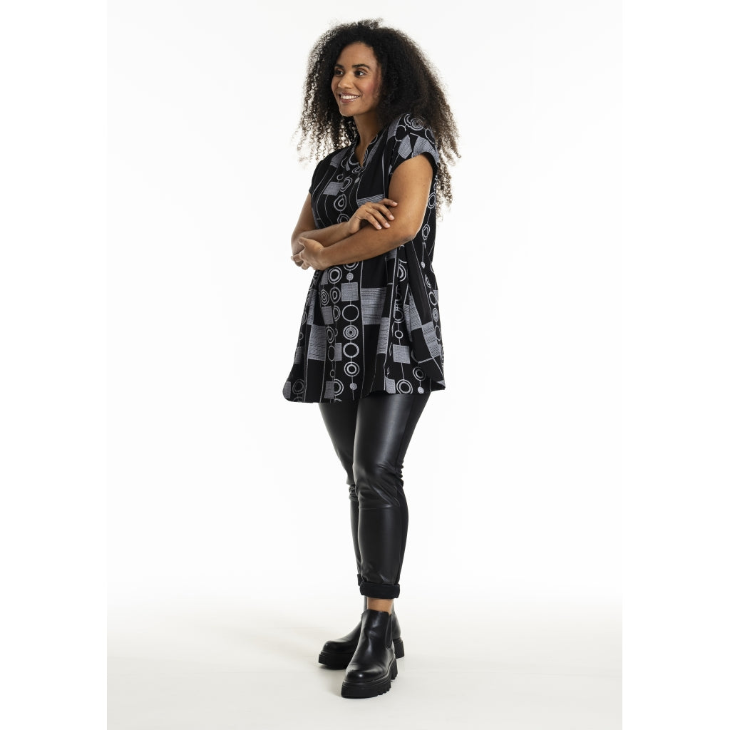 Studio SJosine Tunic Tunic Black with white patterns
