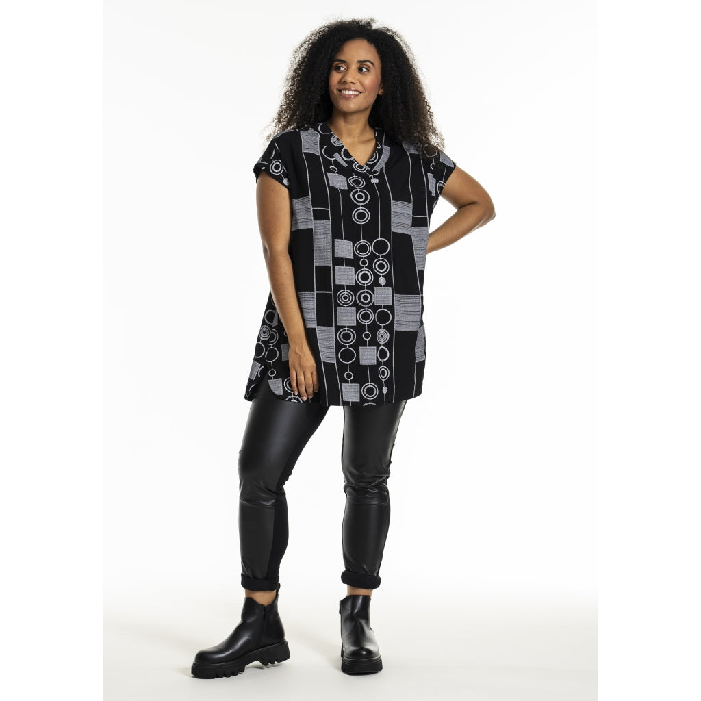 Studio SJosine Tunic Tunic Black with white patterns