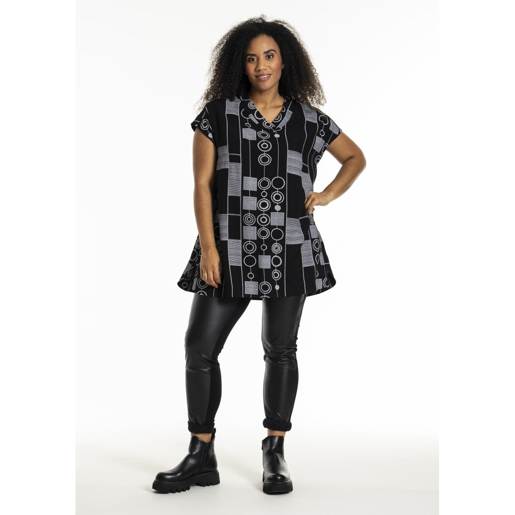 Studio SJosine Tunic Tunic Black with white patterns