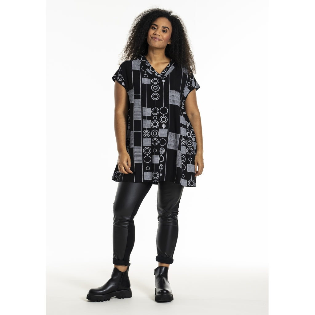 Studio SJosine Tunic Tunic Black with white patterns