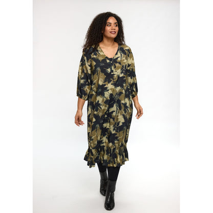 Studio SAnita Dress Dress Green black flowers