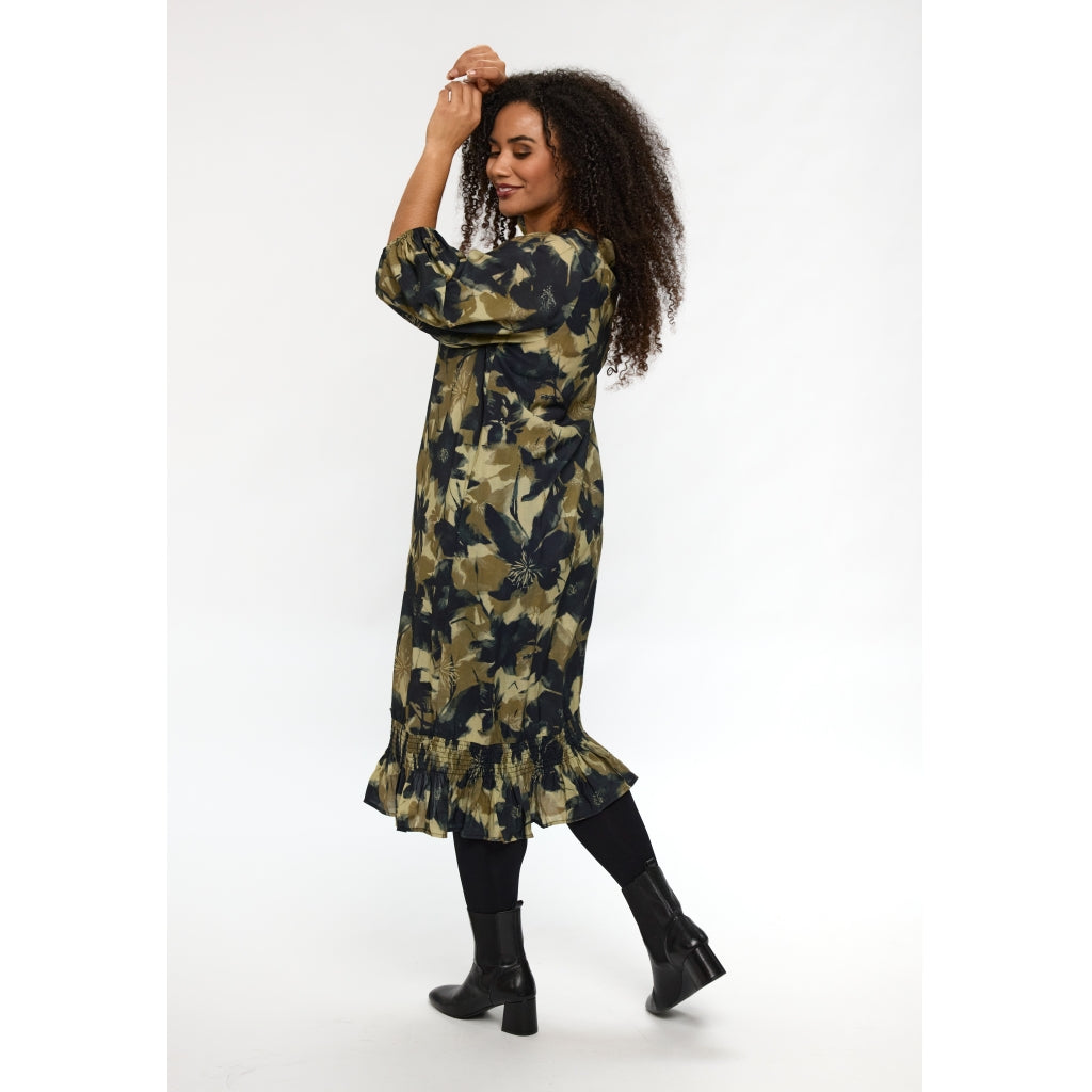 Studio SAnita Dress Dress Green black flowers