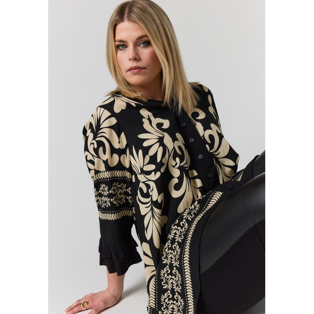 Studio SAnn Tunic Tunic Black with border print