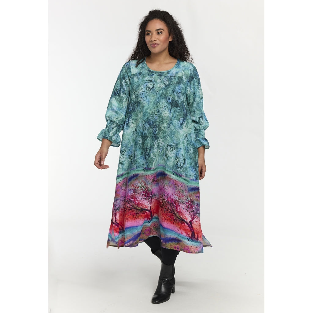 Studio SBodil Dress Dress Blue with pink board