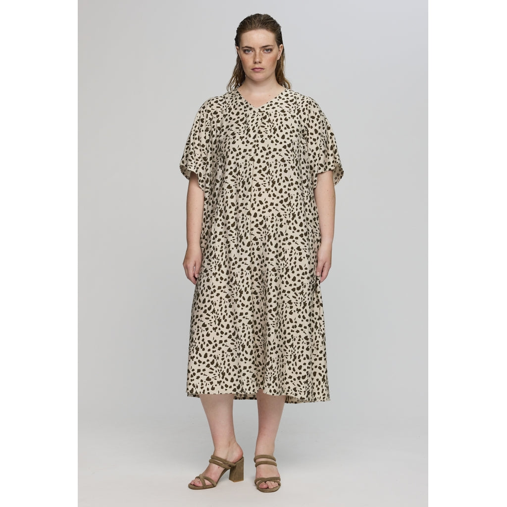 Studio SCarmen Dress Dress Sand + Leo print