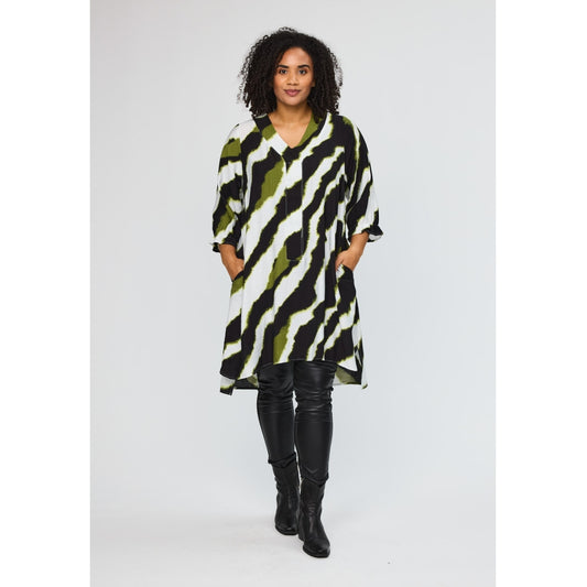 Studio SElma Shirt Shirt Black with offwhite and green flash