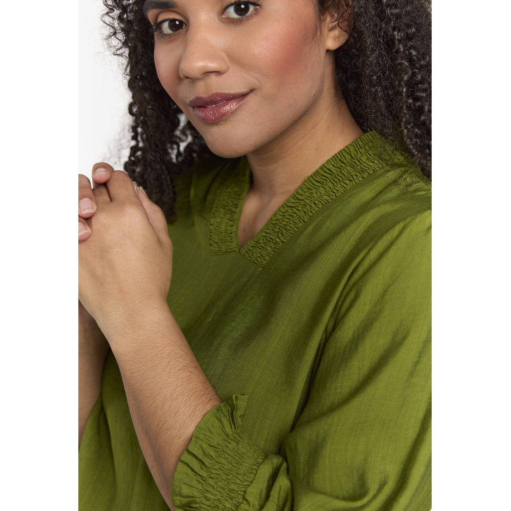 Studio SFeodora Blouse with smock neck Blouse Green