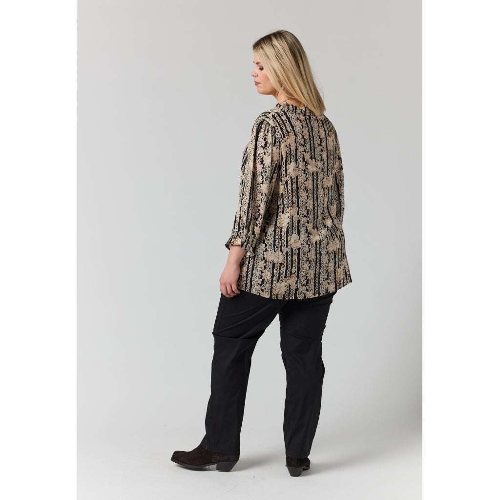 Studio SFeodora Blouse with smock neck Blouse Black with sand flowers and gold stripe