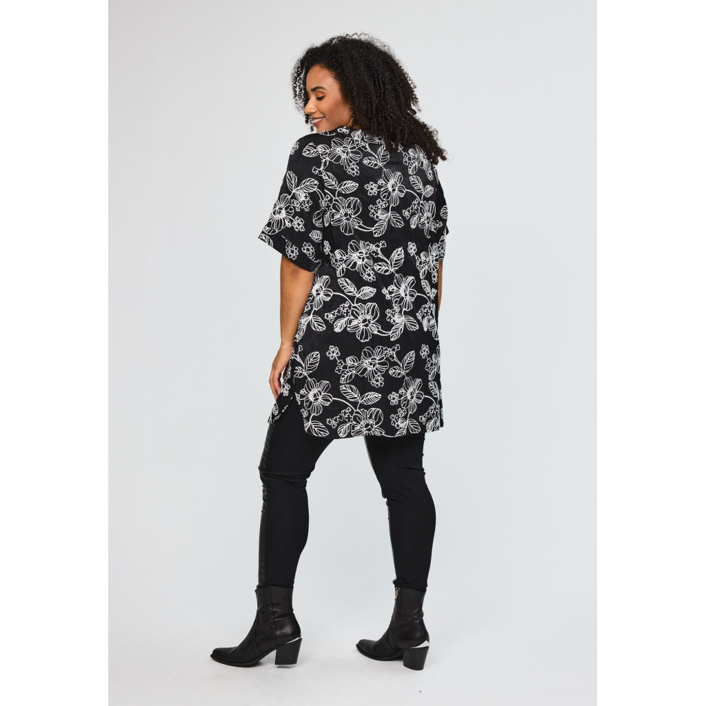 Studio SKira Shirt Shirt Black with white embroidery