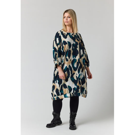 Studio SLonetta Dress Dress Sand with black petrol clouds