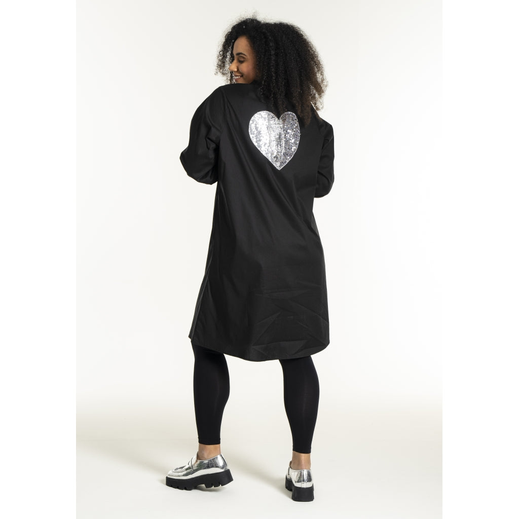 Studio SNomi Shirt with heart on the back Shirt Black