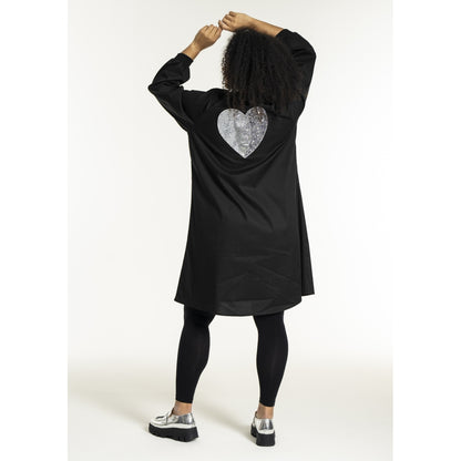 Studio SNomi Shirt with heart on the back Shirt Black