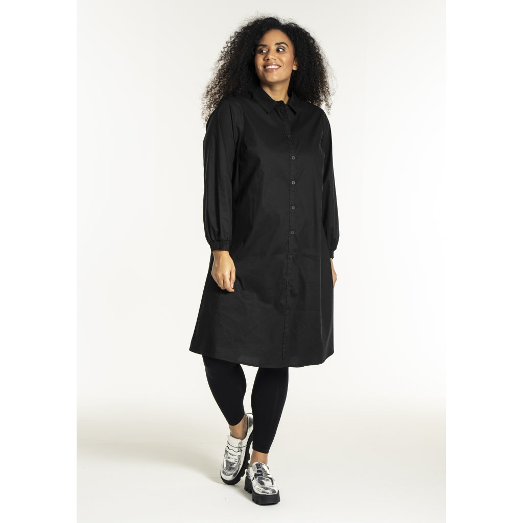 Studio SNomi Shirt with heart on the back Shirt Black