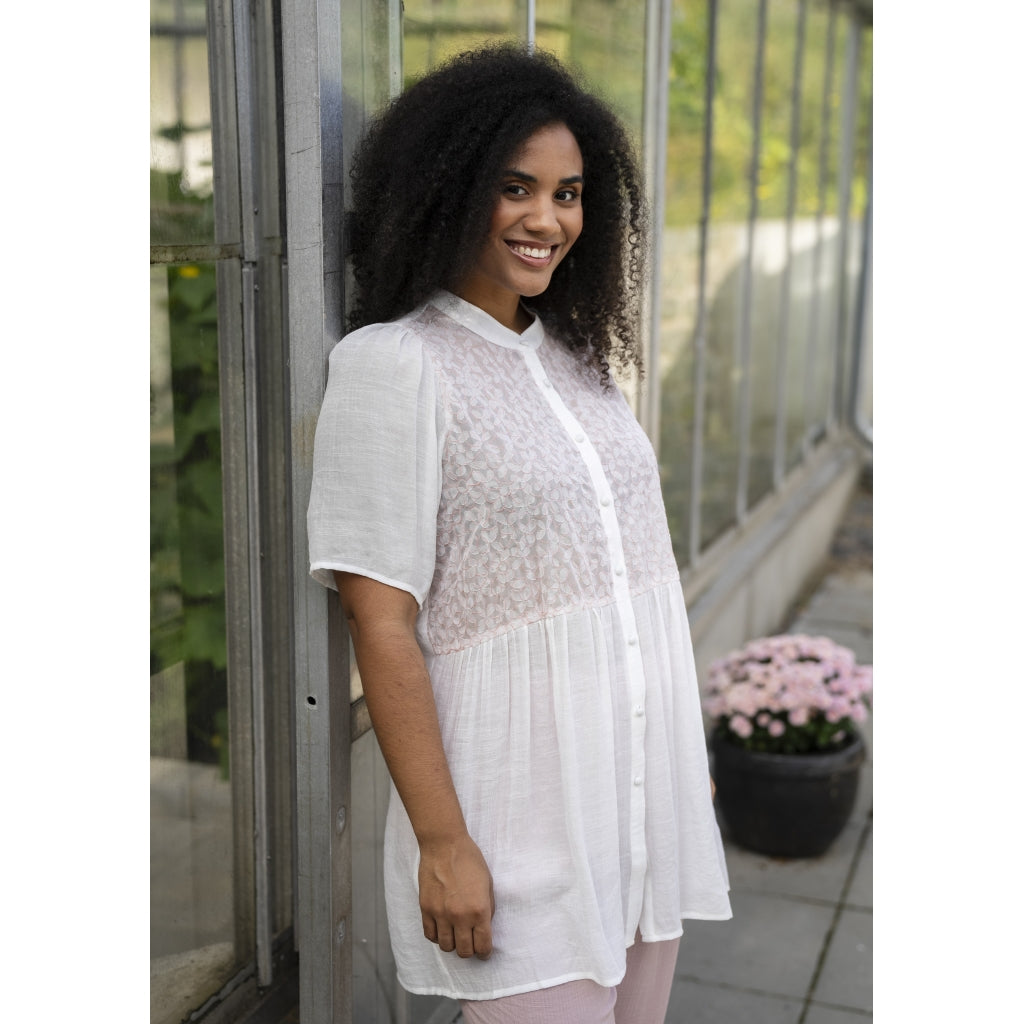 Studio Skatty Tunic Tunic White + pink stitch flower