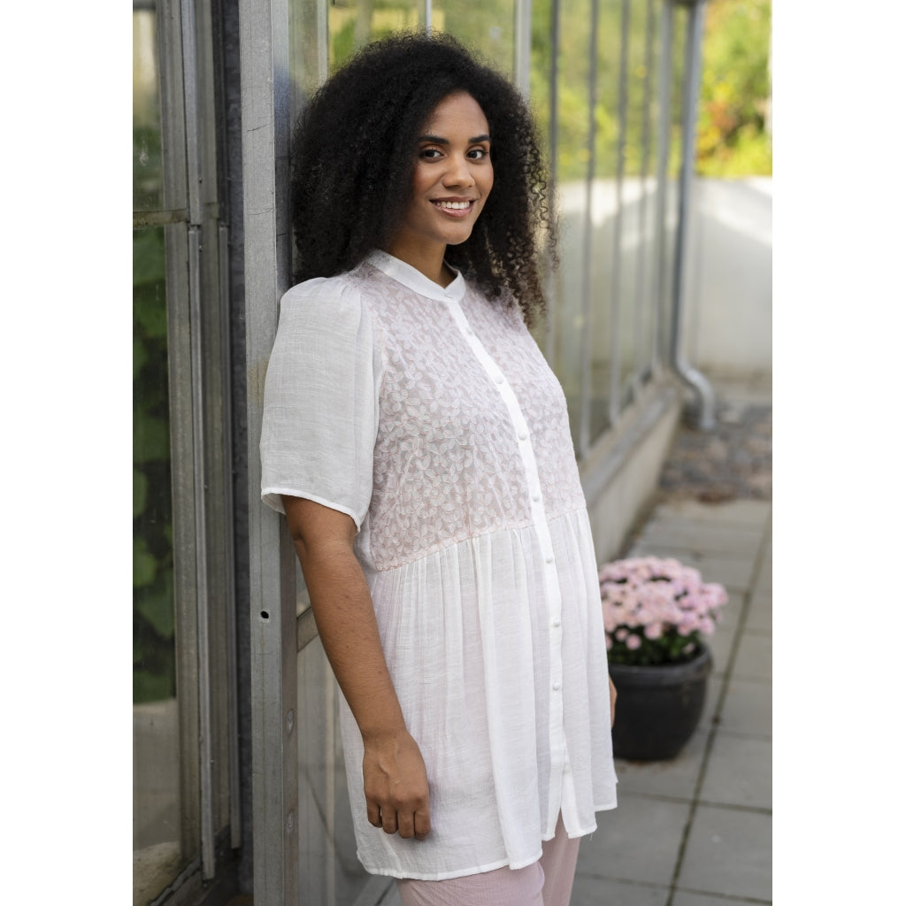 Studio Skatty Tunic Tunic White + pink stitch flower